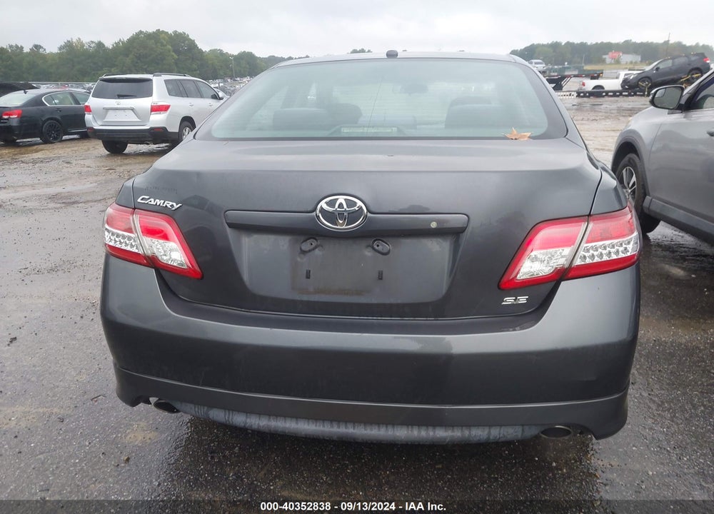 2011 TOYOTA CAMRY SE VIN: 4T1BF3EK8BU717692