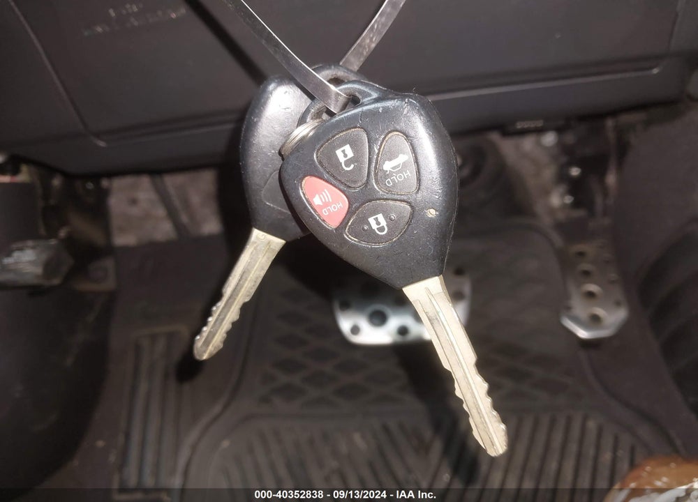 2011 TOYOTA CAMRY SE VIN: 4T1BF3EK8BU717692
