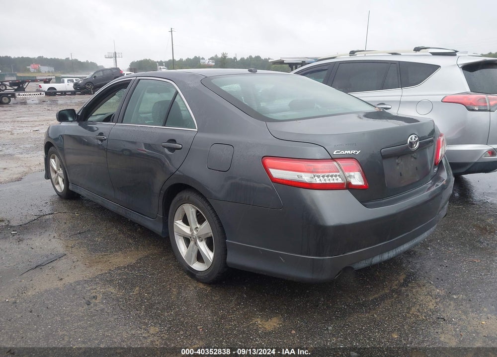 2011 TOYOTA CAMRY SE VIN: 4T1BF3EK8BU717692
