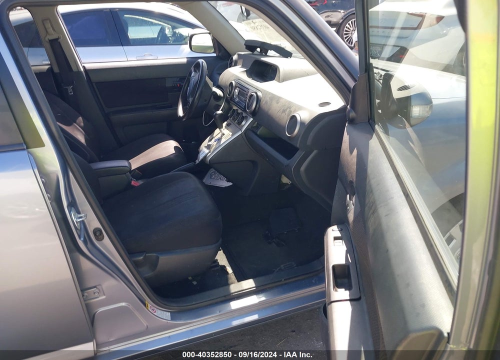 2010 SCION XB VIN: JTLZE4FE7A1118050
