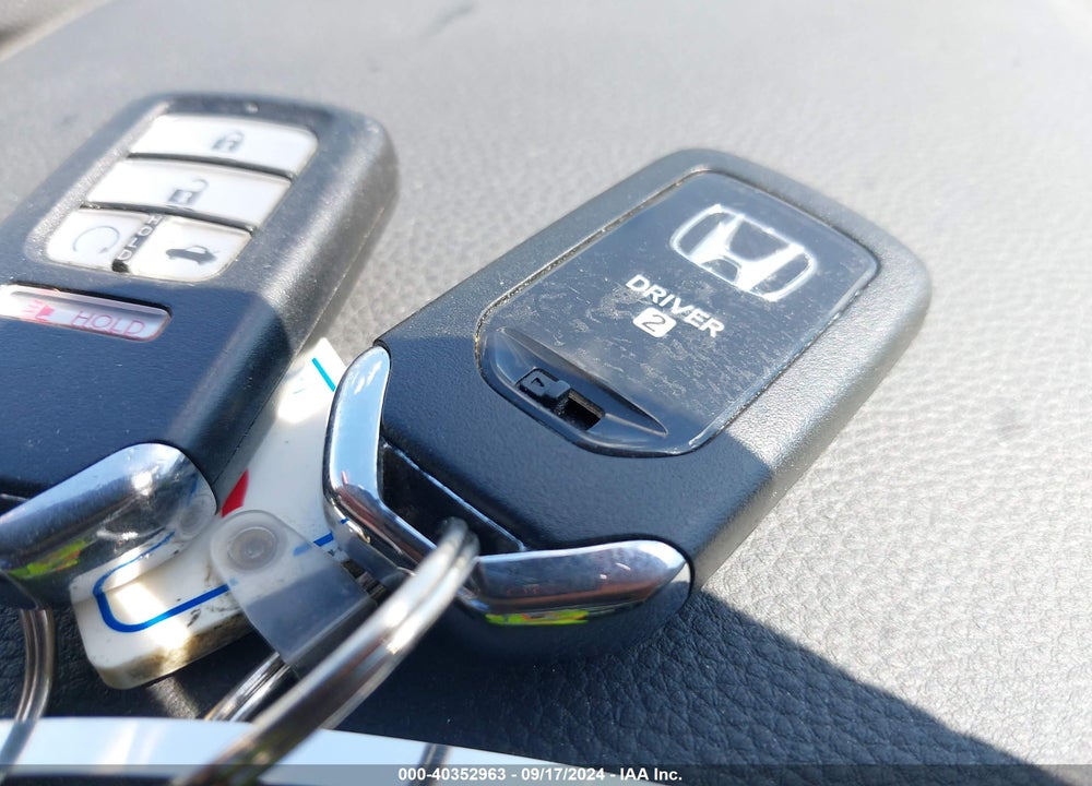 2018 HONDA ACCORD EX-L VIN: 1HGCV1F5XJA052255
