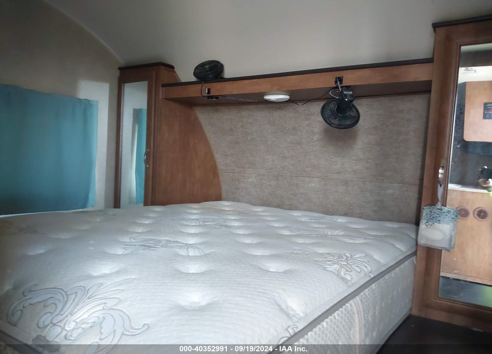 2017 FORETRAVEL MOTORHOME MOTORHOME VIN: 4X4TWDD22H7354209