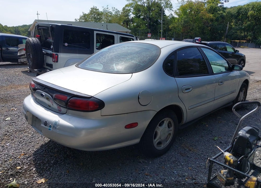 1998 FORD TAURUS LX/SE VIN: 1FAFP52U5WA125569