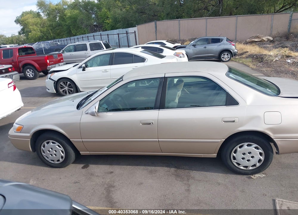 1998 TOYOTA CAMRY LE VIN: JT2BG22K8W0105224