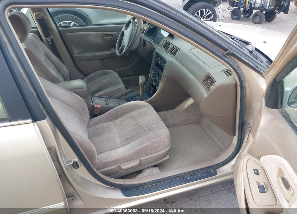 1998 TOYOTA CAMRY LE VIN: JT2BG22K8W0105224