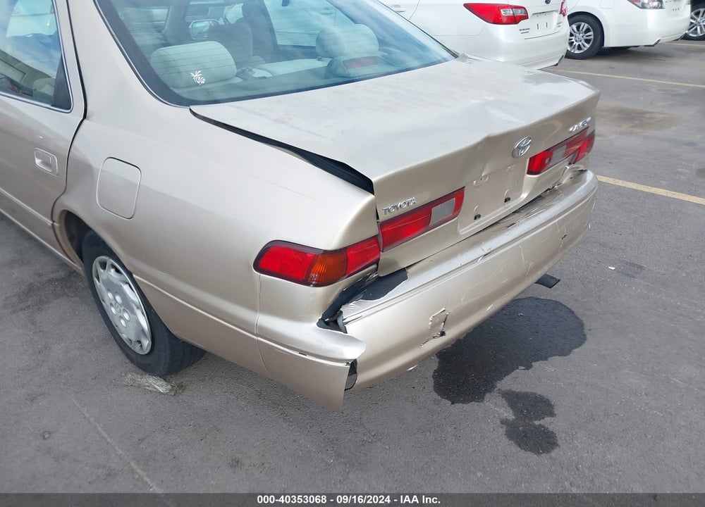 1998 TOYOTA CAMRY LE VIN: JT2BG22K8W0105224