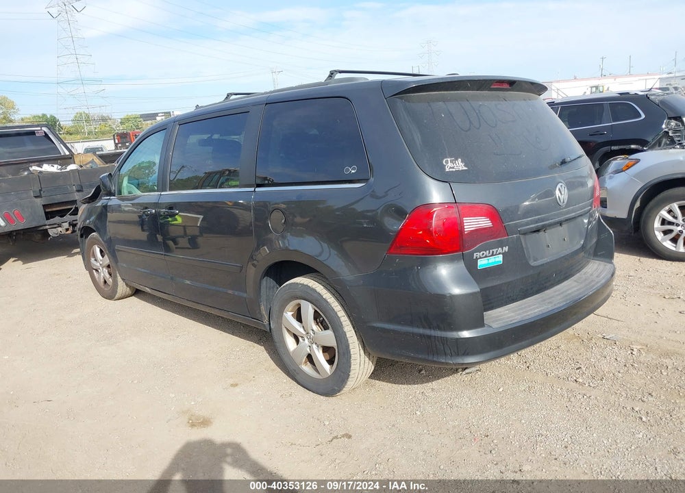 2011 VOLKSWAGEN ROUTAN SE VIN: 2V4RW3DGXBR740409