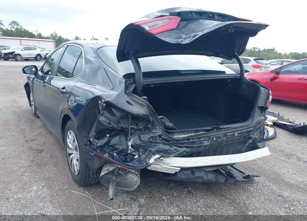 2021 TOYOTA CAMRY LE HYBRID VIN: 4T1C31AK9MU563584