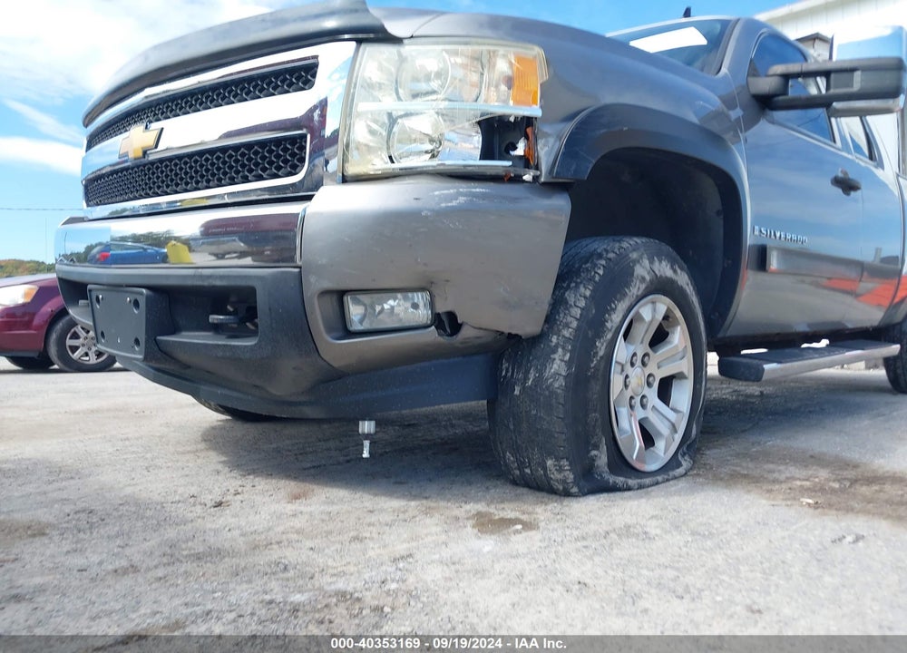 2007 CHEVROLET SILVERADO 1500 LT1 VIN: 2GCEK19J171594825