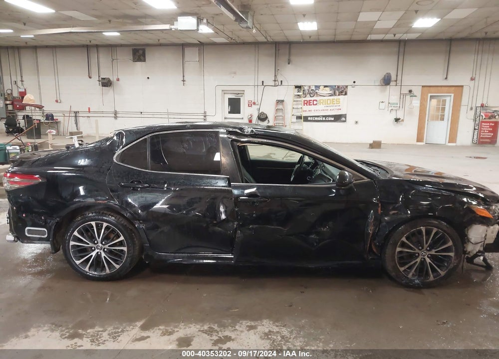 2018 TOYOTA CAMRY SE VIN: JTNB11HK3J3049657