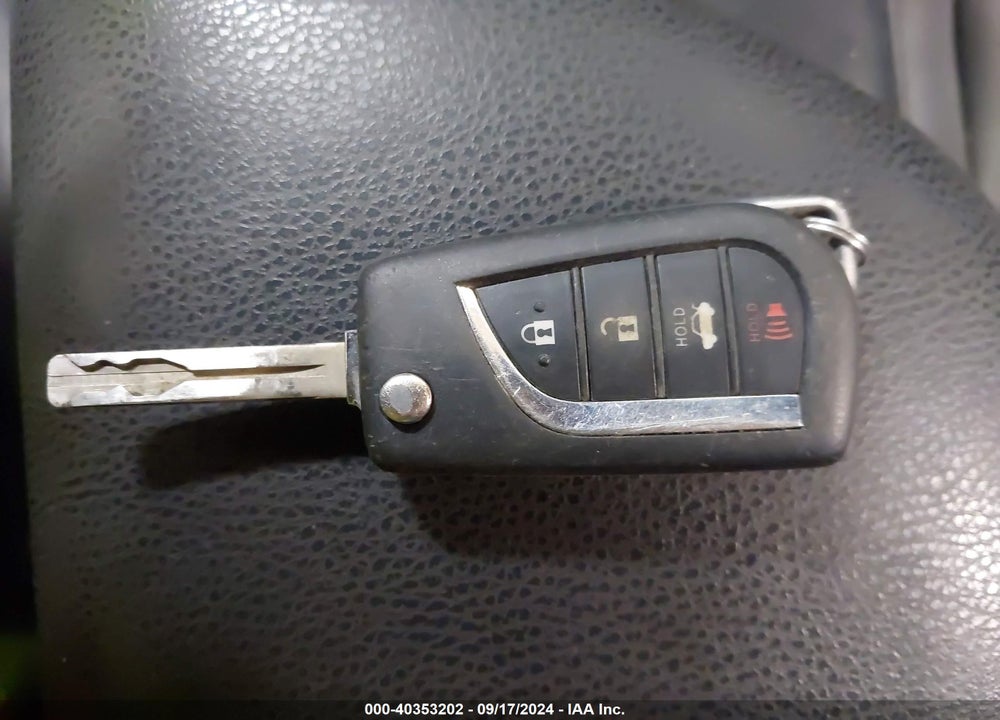 2018 TOYOTA CAMRY SE VIN: JTNB11HK3J3049657
