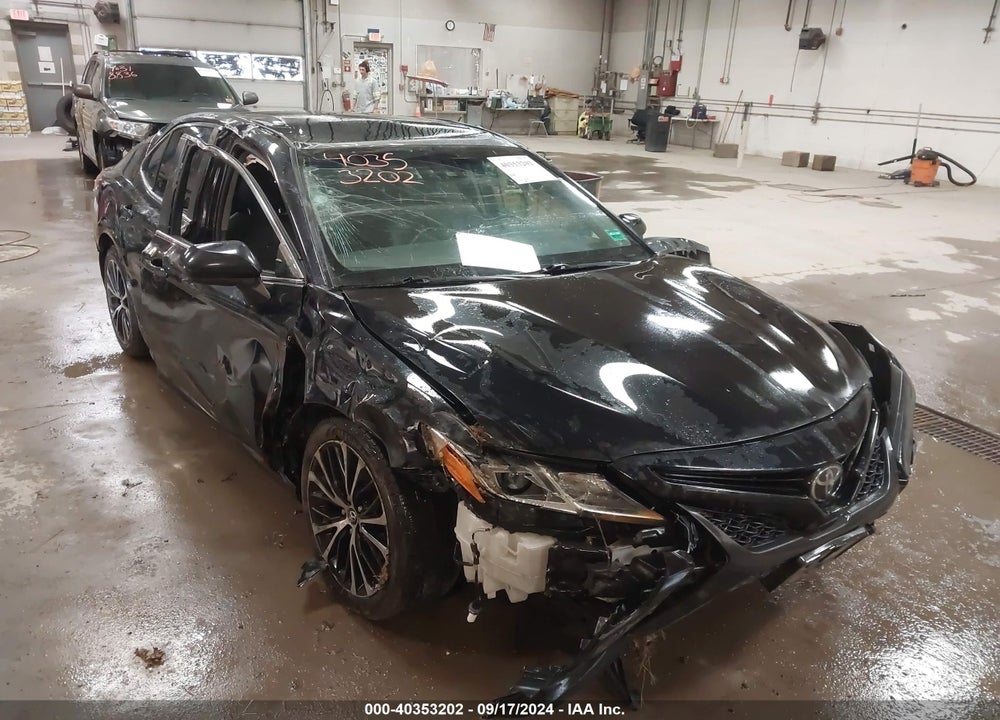 2018 TOYOTA CAMRY SE VIN: JTNB11HK3J3049657