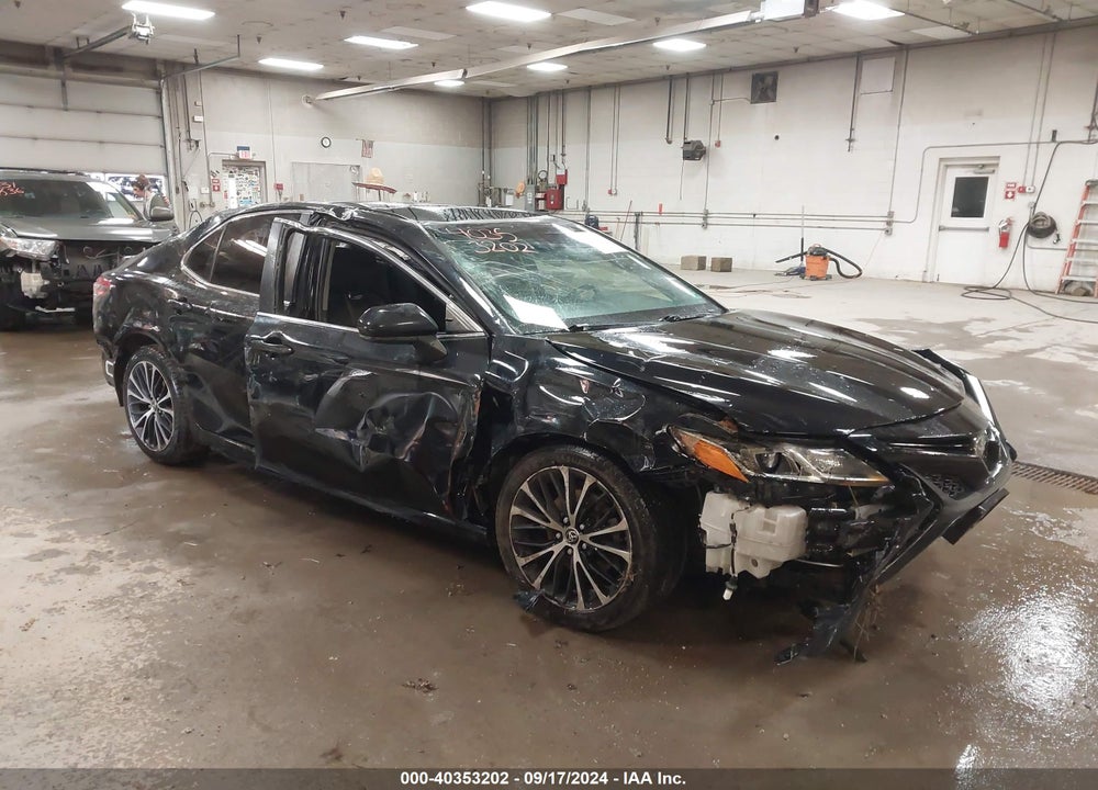 2018 TOYOTA CAMRY SE VIN: JTNB11HK3J3049657