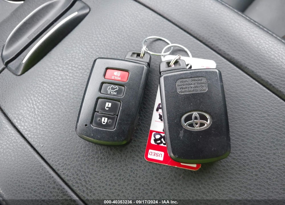 2014 TOYOTA HIGHLANDER XLE V6 VIN: 5TDJKRFH8ES064176