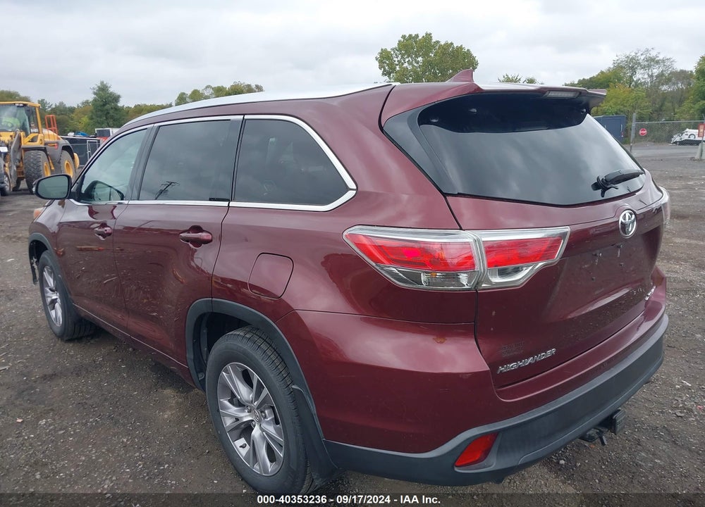 2014 TOYOTA HIGHLANDER XLE V6 VIN: 5TDJKRFH8ES064176