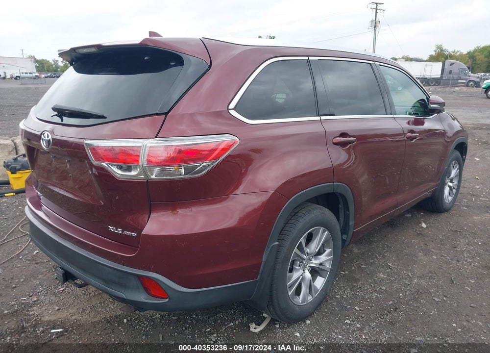 2014 TOYOTA HIGHLANDER XLE V6 VIN: 5TDJKRFH8ES064176