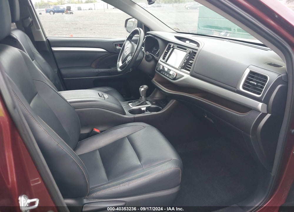 2014 TOYOTA HIGHLANDER XLE V6 VIN: 5TDJKRFH8ES064176
