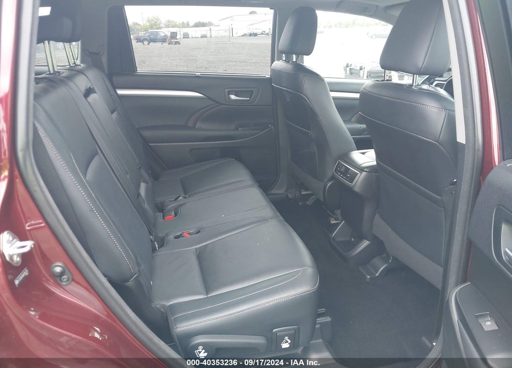 2014 TOYOTA HIGHLANDER XLE V6 VIN: 5TDJKRFH8ES064176