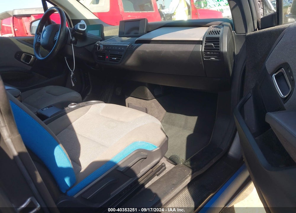 2017 BMW I3 94 AH W/RANGE EXTENDER VIN: WBY1Z8C37HV894414