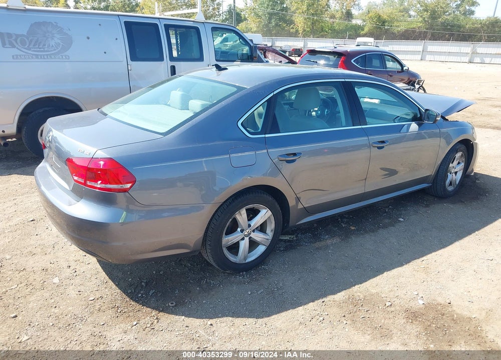 2013 VOLKSWAGEN PASSAT 2.0L TDI SE VIN: 1VWBN7A38DC145204