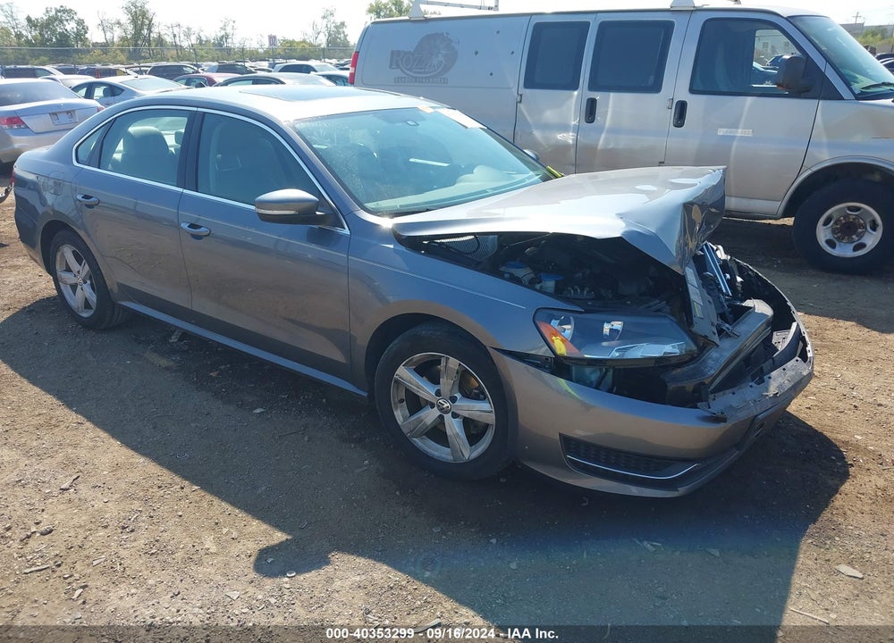 2013 VOLKSWAGEN PASSAT 2.0L TDI SE VIN: 1VWBN7A38DC145204