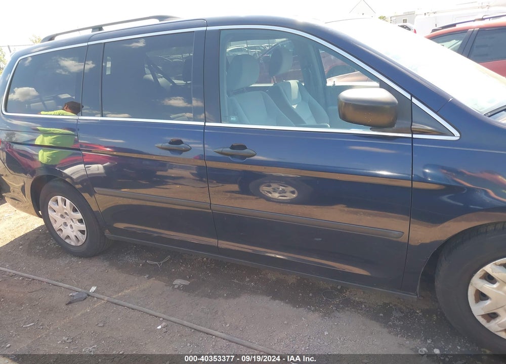 2008 HONDA ODYSSEY LX VIN: 5FNRL38248B043257