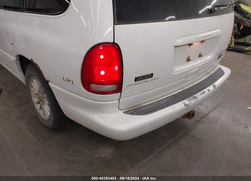 1999 CHRYSLER TOWN & COUNTRY LX VIN: 1C4GT54L6XB821772