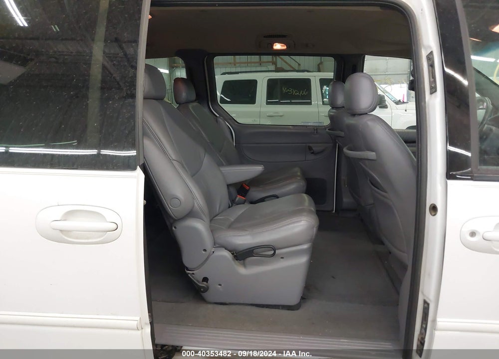 1999 CHRYSLER TOWN & COUNTRY LX VIN: 1C4GT54L6XB821772