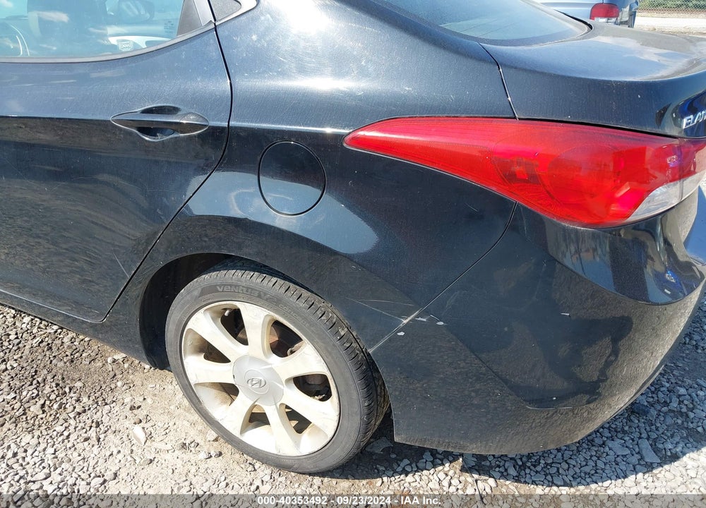 2011 HYUNDAI ELANTRA LIMITED VIN: 5NPDH4AE4BH021211