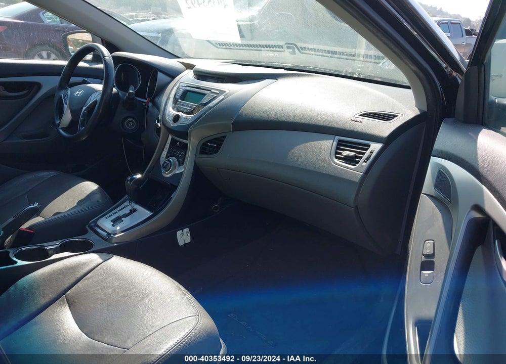 2011 HYUNDAI ELANTRA LIMITED VIN: 5NPDH4AE4BH021211