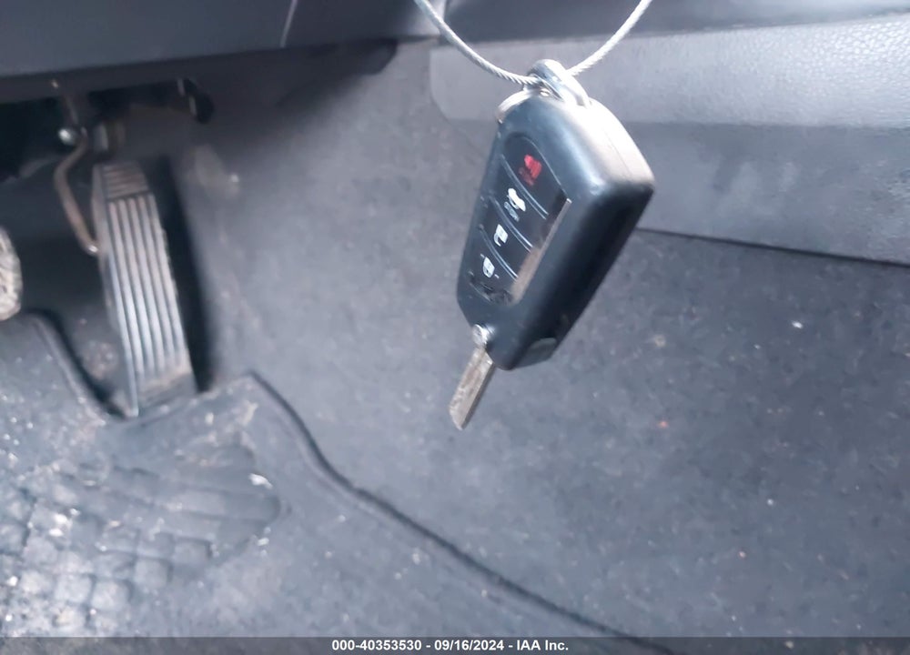 2019 TOYOTA CAMRY SE VIN: 4T1B11HK5KU843216