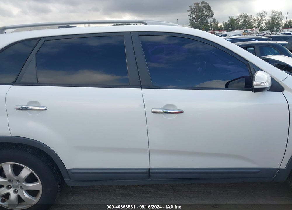 2012 KIA SORENTO LX V6 VIN: 5XYKT4A22CG242665