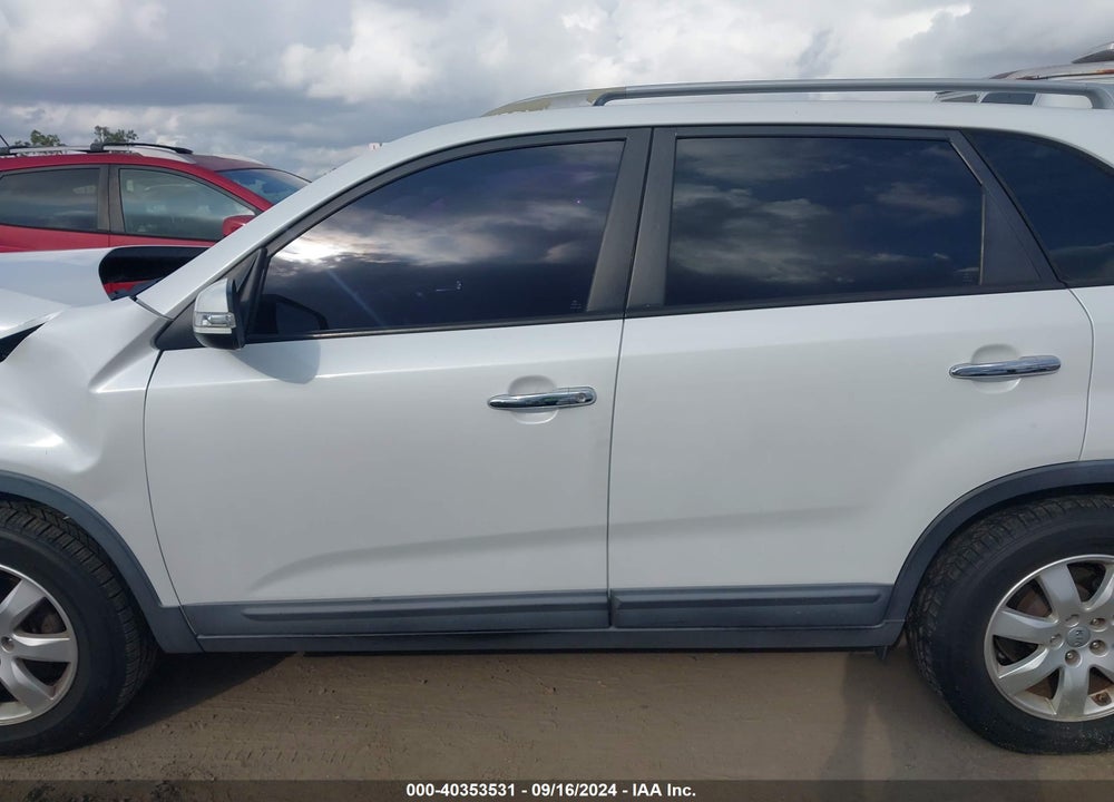 2012 KIA SORENTO LX V6 VIN: 5XYKT4A22CG242665