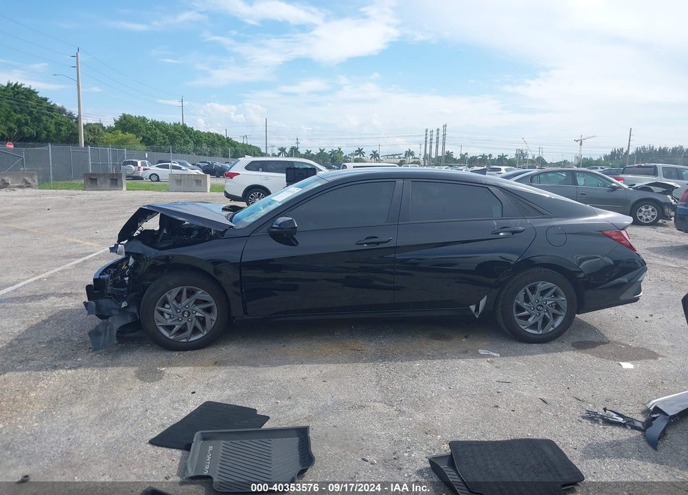 2024 HYUNDAI ELANTRA SEL VIN: KMHLM4DG1RU660811