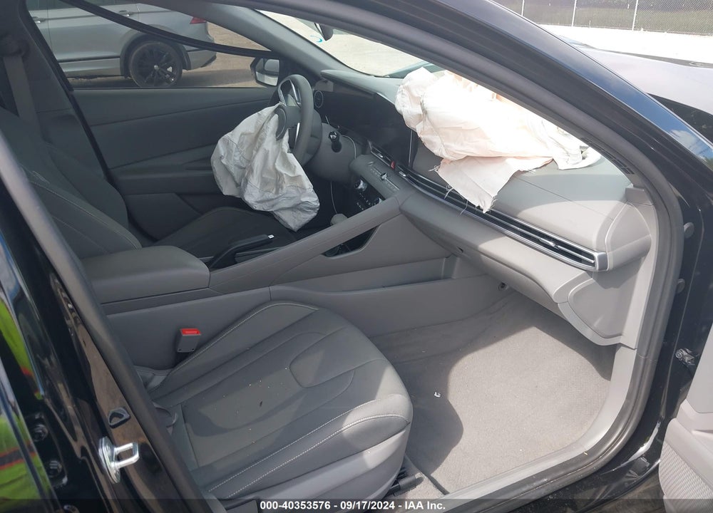 2024 HYUNDAI ELANTRA SEL VIN: KMHLM4DG1RU660811