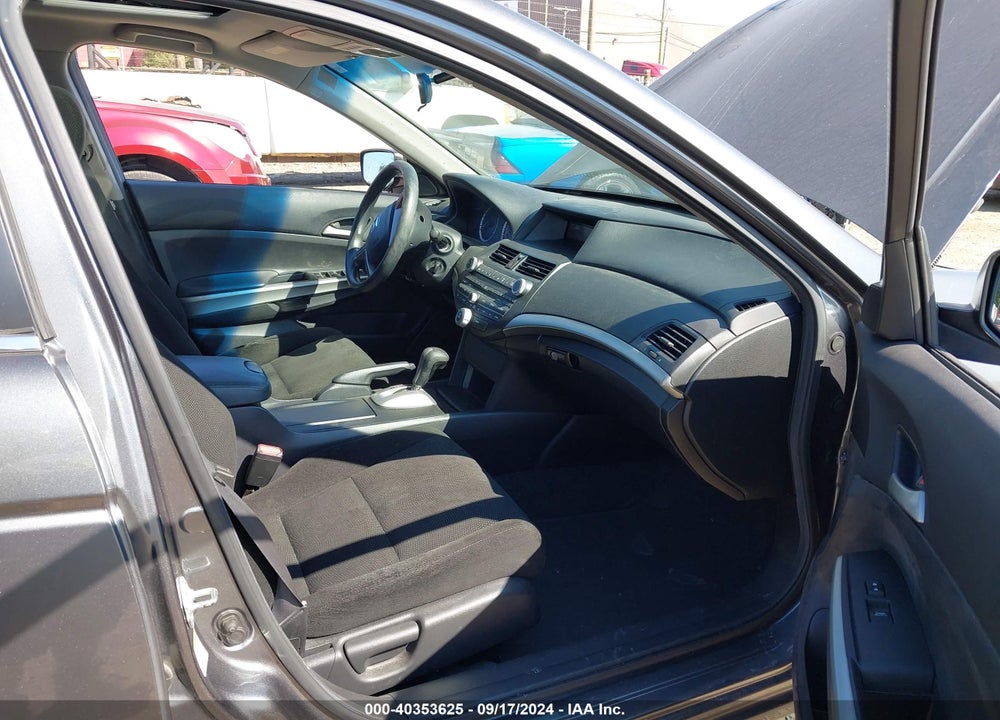 2010 HONDA ACCORD 2.4 EX VIN: 1HGCP2F71AA165545
