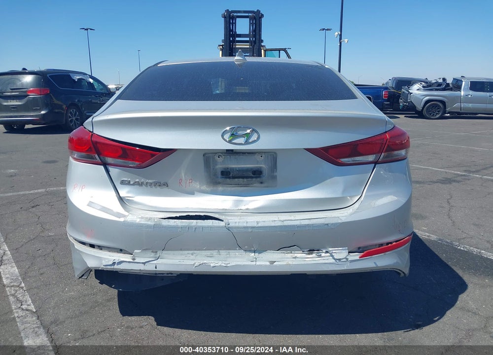 2018 HYUNDAI ELANTRA SEL VIN: 5NPD84LF5JH345630