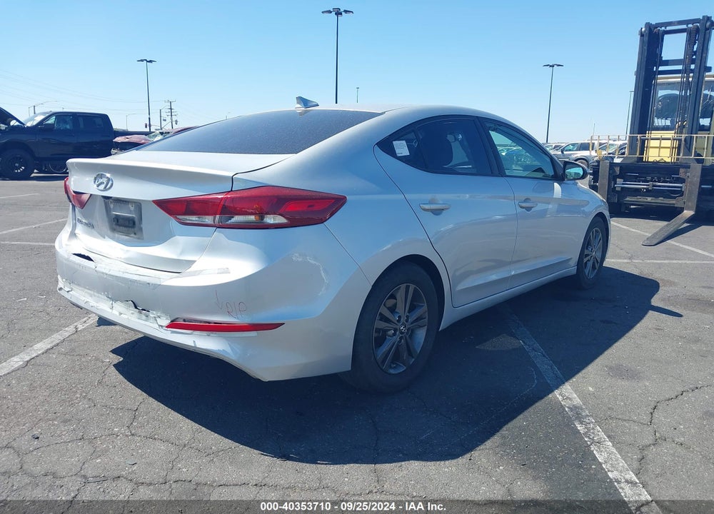 2018 HYUNDAI ELANTRA SEL VIN: 5NPD84LF5JH345630