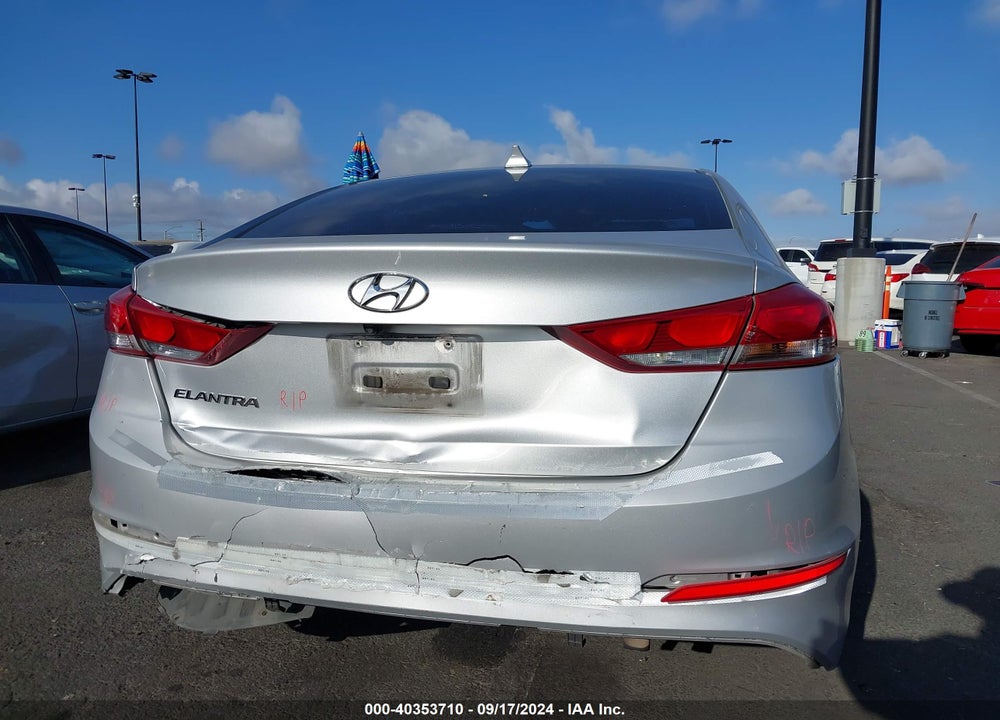 2018 HYUNDAI ELANTRA SEL VIN: 5NPD84LF5JH345630