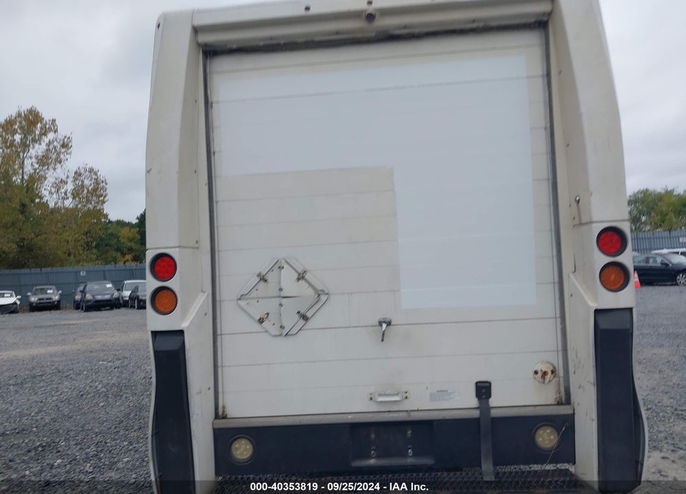 2013 ISUZU COMMERCIAL VAN VIN: JALB4T174D7W01210
