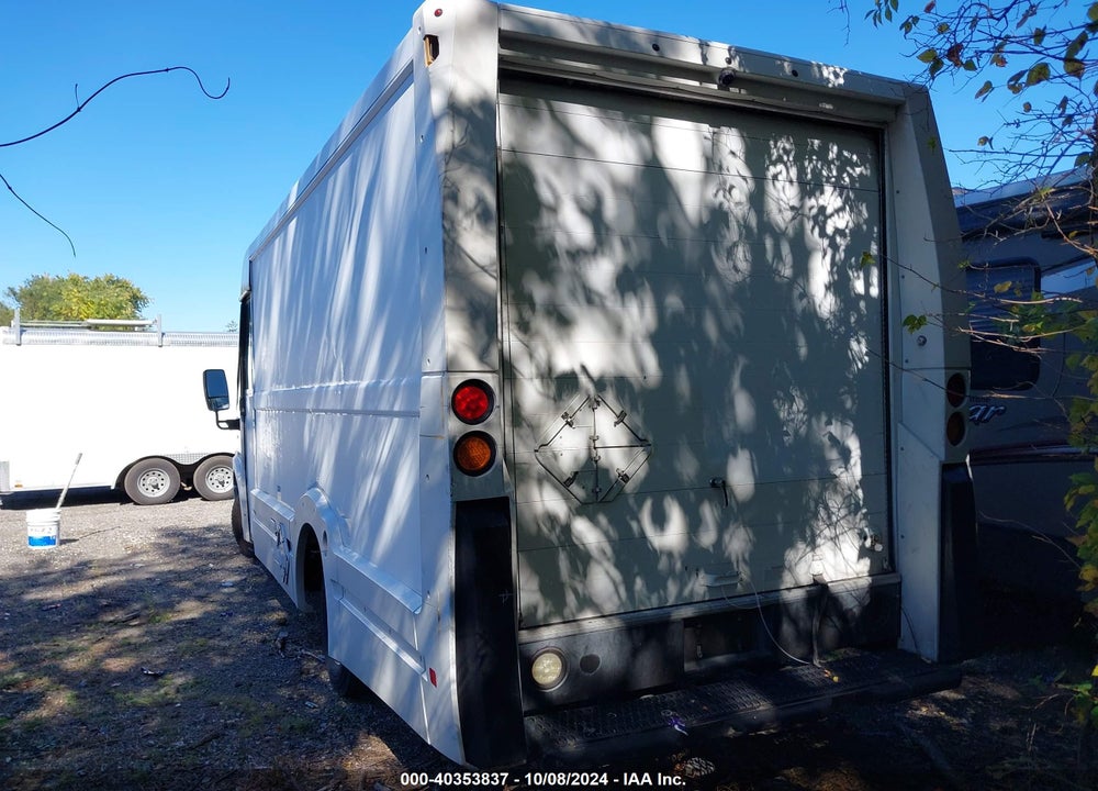 2014 ISUZU COMMERCIAL VAN VIN: JALB4T178E7W00207