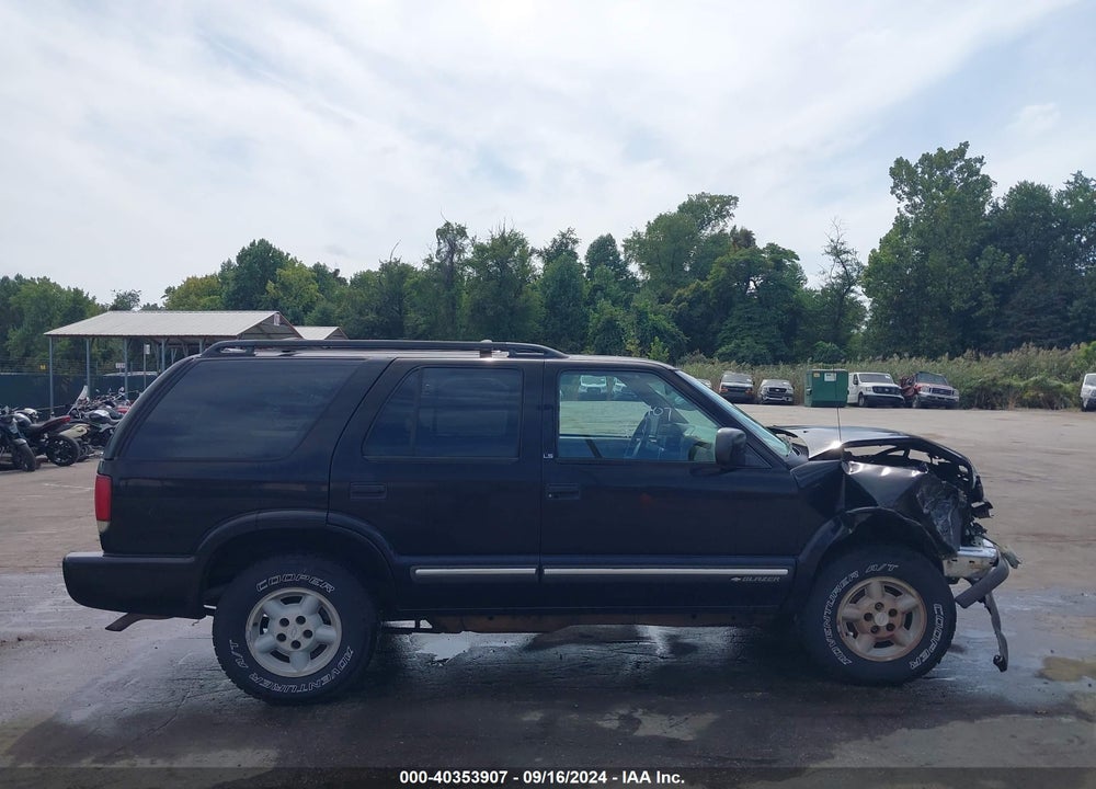 2001 CHEVROLET BLAZER LS VIN: 1GNDT13W212189097