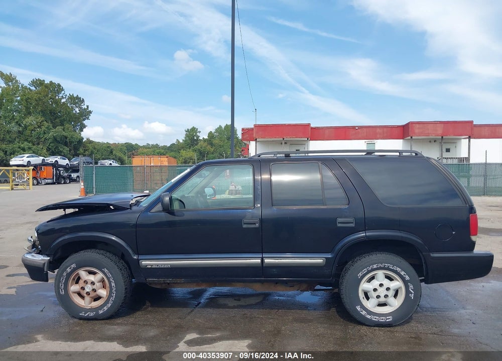 2001 CHEVROLET BLAZER LS VIN: 1GNDT13W212189097