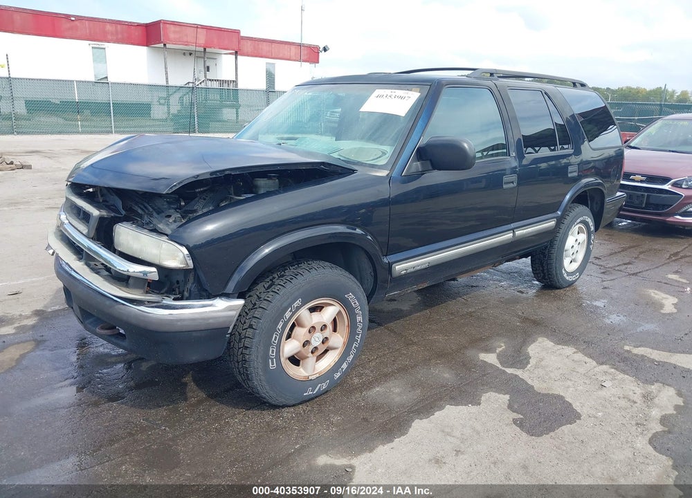 2001 CHEVROLET BLAZER LS VIN: 1GNDT13W212189097