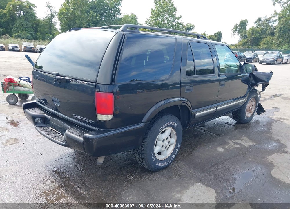 2001 CHEVROLET BLAZER LS VIN: 1GNDT13W212189097
