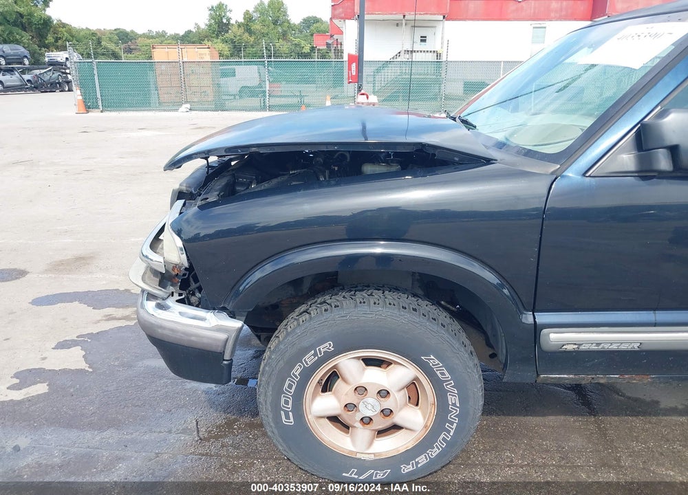 2001 CHEVROLET BLAZER LS VIN: 1GNDT13W212189097