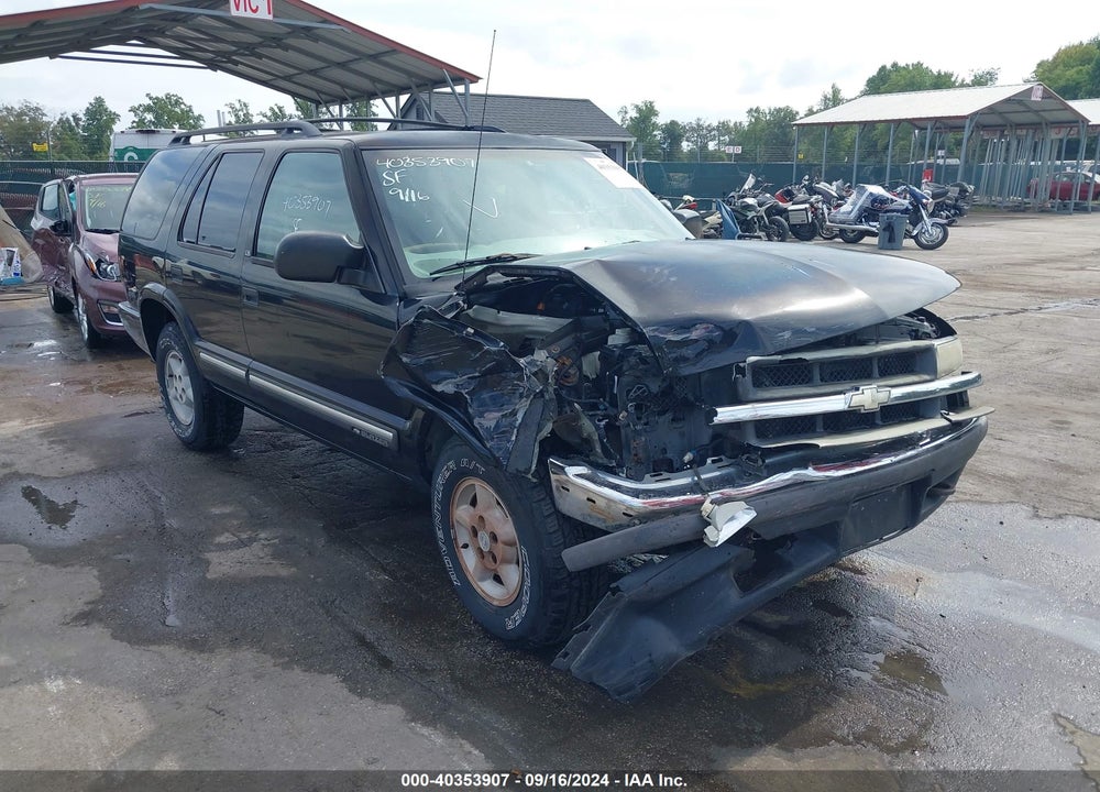 2001 CHEVROLET BLAZER LS VIN: 1GNDT13W212189097