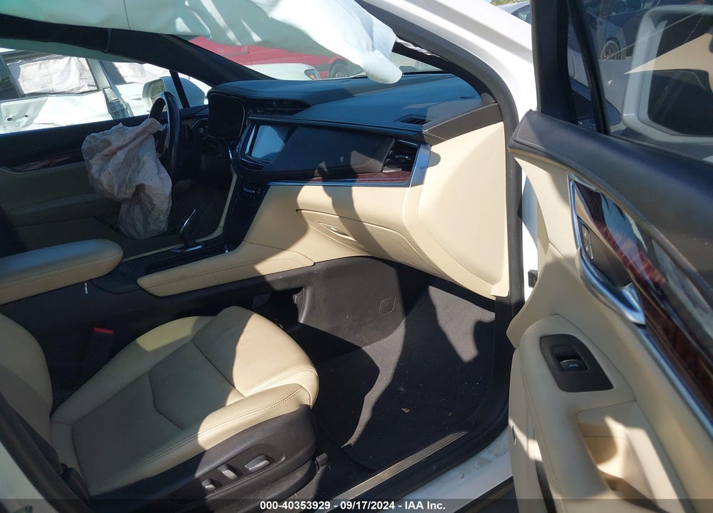 2018 CADILLAC XT5 PREMIUM LUXURY VIN: 1GYKNFRS0JZ187085