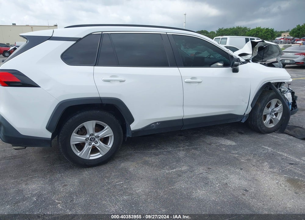 2020 TOYOTA RAV4 XLE VIN: 2T3W1RFV4LC069371