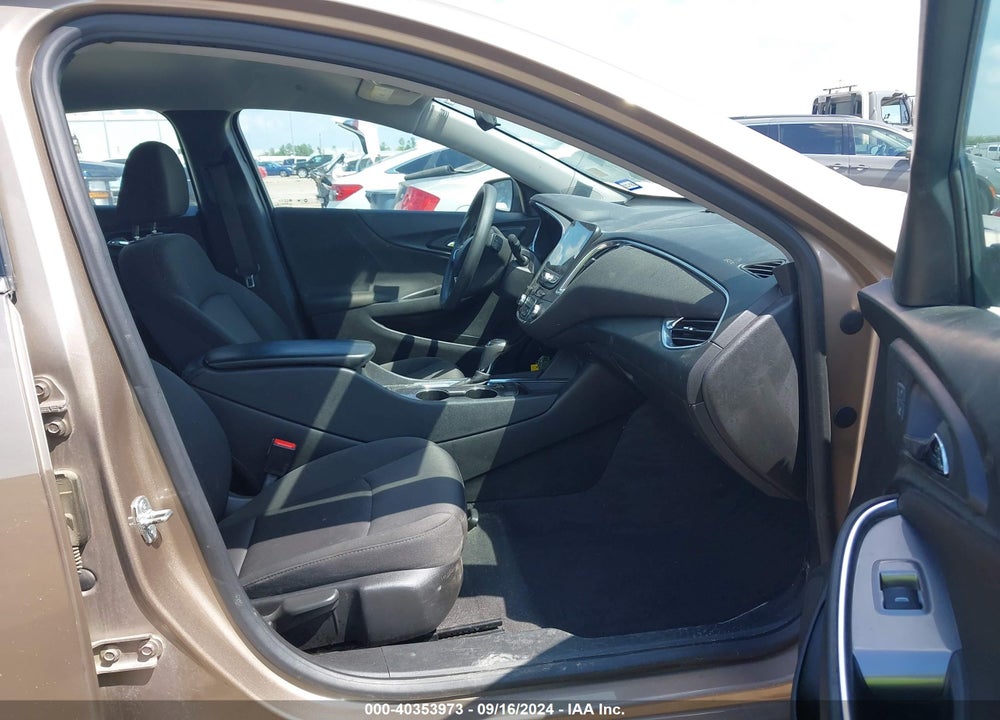 2019 CHEVROLET MALIBU LT VIN: 1G1ZD5ST0KF120812